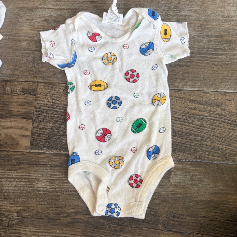Carters Baby Boys Sports Ball Print Bodysuit White Short Sleeve 0-3 Months Vtg